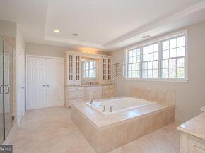 24 Hayhurst Drive, Newtown PA 18940
