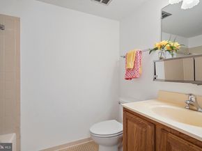 5160 Maris Avenue 201, Alexandria VA 22304