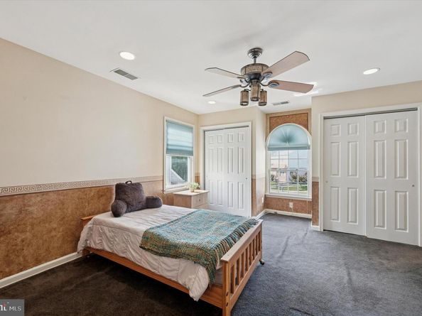 5 Sparks Circle, Glenolden PA 19036