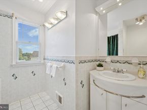 5 Sparks Circle, Glenolden PA 19036