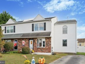 5 Sparks Circle, Glenolden PA 19036