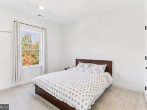 222 Grove Valley Court, Chalfont PA 18914