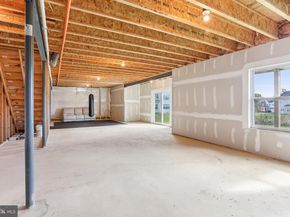 222 Grove Valley Court, Chalfont PA 18914