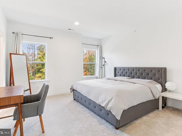 222 Grove Valley Court, Chalfont PA 18914