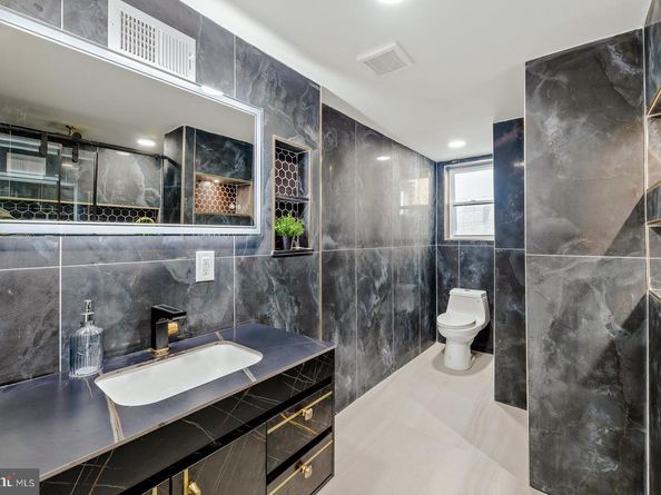 1316 S 6TH Street, Philadelphia PA 19147