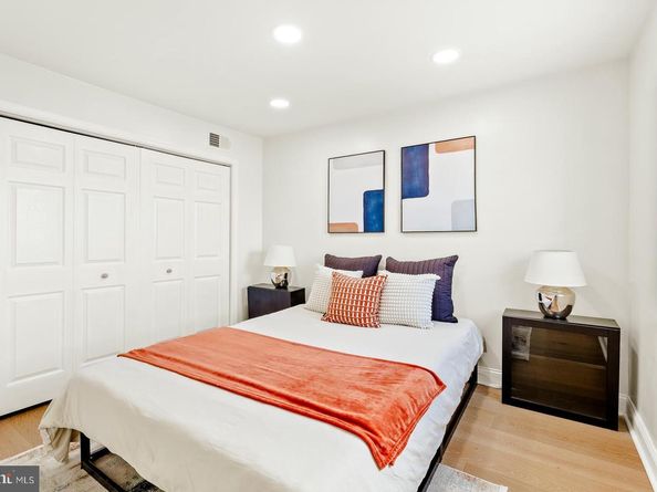 1316 S 6TH Street, Philadelphia PA 19147
