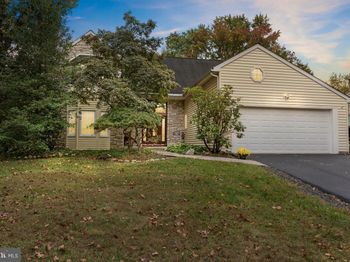 905 Pebble Lane