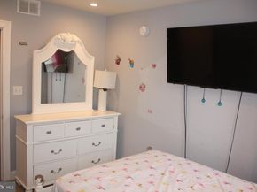 1661 N Robinson Street, Philadelphia PA 19151