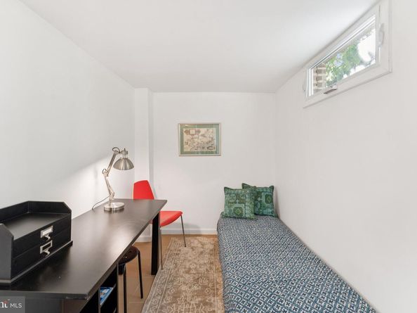2814 38TH Street NW, Washington DC 20007