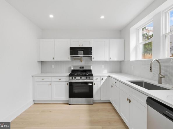2033 S Mildred Street, Philadelphia PA 19148