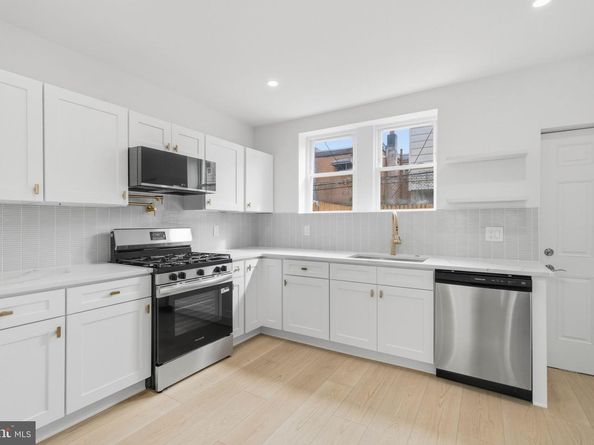 2033 S Mildred Street, Philadelphia PA 19148