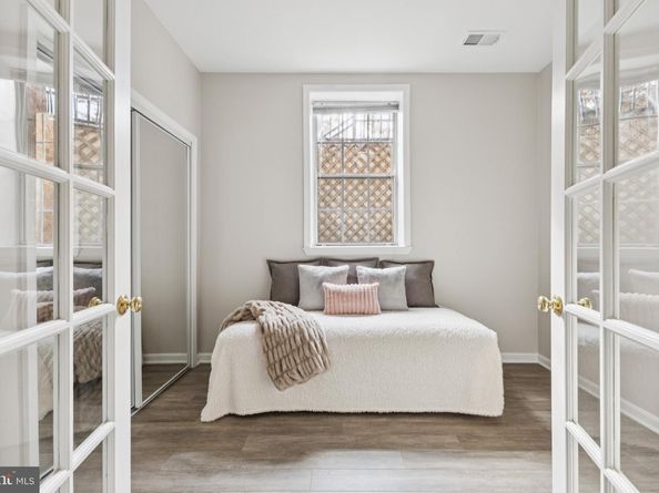1361 Garden Wall Circle 701, Reston VA 20194
