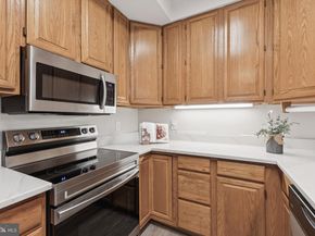 1361 Garden Wall Circle 701, Reston VA 20194
