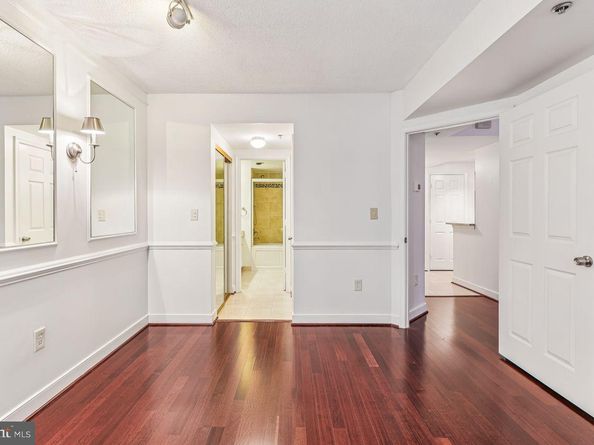1050 N Taylor Street 1105, Arlington VA 22201