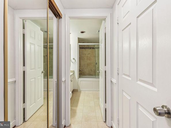 1050 N Taylor Street 1105, Arlington VA 22201