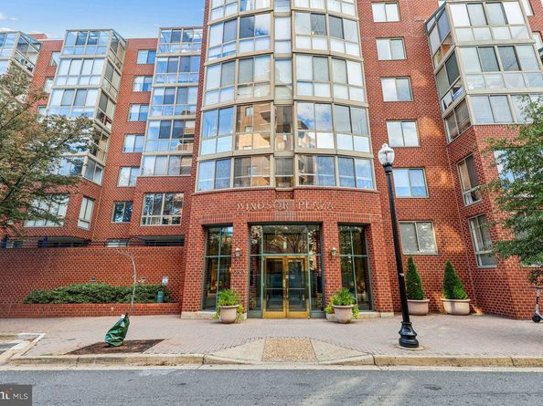 1050 N Taylor Street 1105, Arlington VA 22201