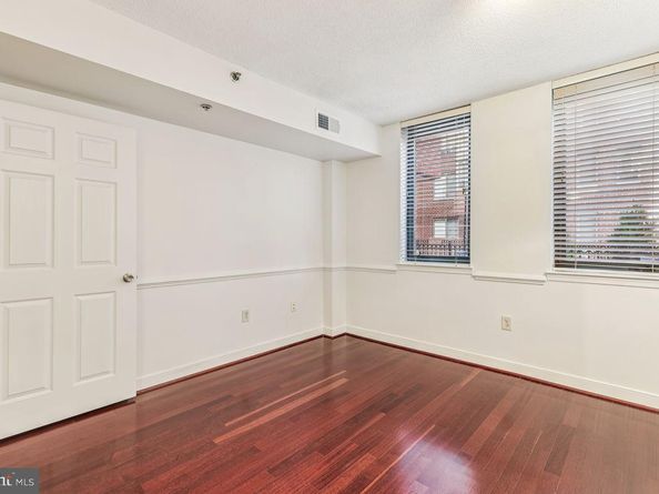 1050 N Taylor Street 1105, Arlington VA 22201