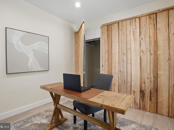 300 Lewis Street NW, Vienna VA 22180