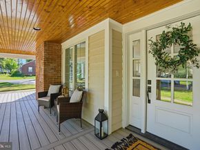 300 Lewis Street NW, Vienna VA 22180