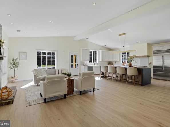 300 Lewis Street NW, Vienna VA 22180