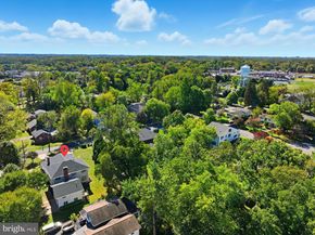 300 Lewis Street NW, Vienna VA 22180