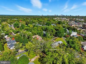 300 Lewis Street NW, Vienna VA 22180