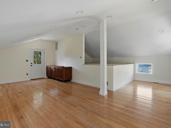 300 Lewis Street NW, Vienna VA 22180