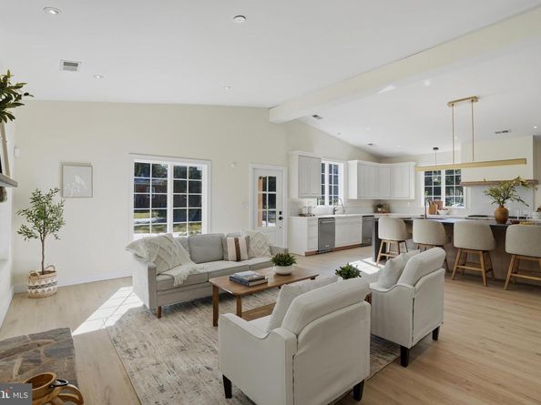 300 Lewis Street NW, Vienna VA 22180