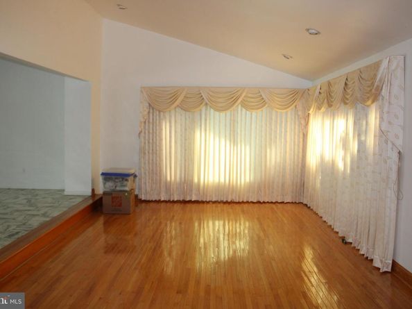 1558 Robinson Avenue, Willow Grove PA 19090
