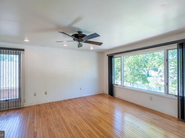 1558 Robinson Avenue, Willow Grove PA 19090