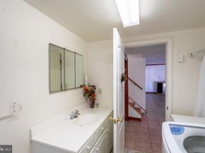 1558 Robinson Avenue, Willow Grove PA 19090