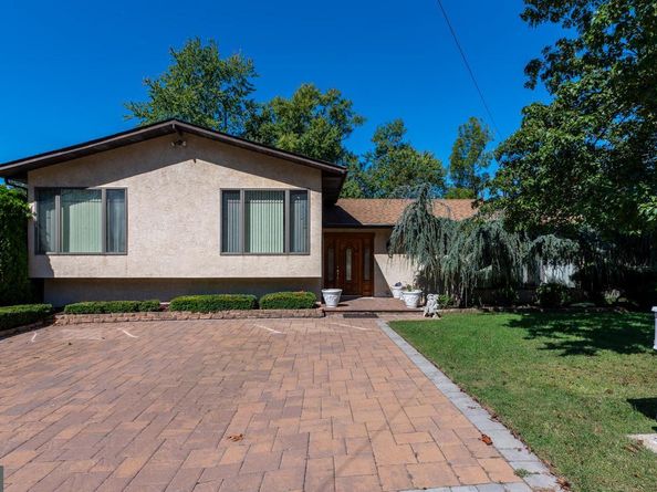 1558 Robinson Avenue, Willow Grove PA 19090