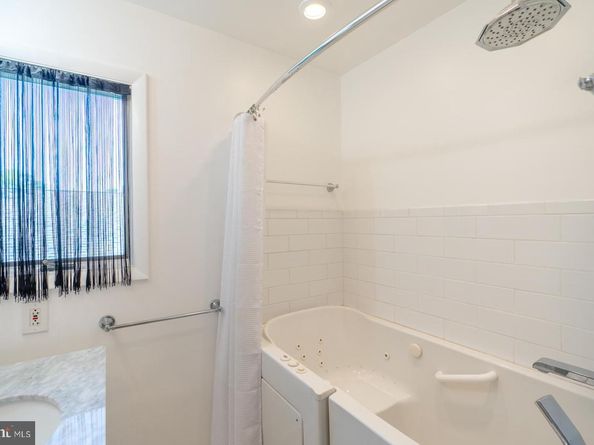 1558 Robinson Avenue, Willow Grove PA 19090
