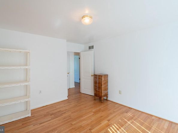 1558 Robinson Avenue, Willow Grove PA 19090
