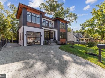 2919 Lawrence Drive