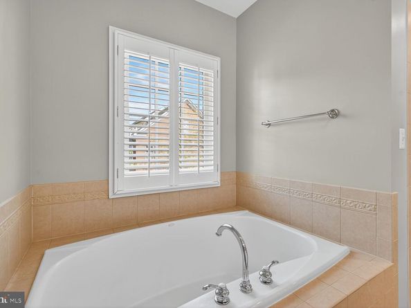 1808 Potomac Greens Drive, Alexandria VA 22314