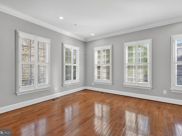 1808 Potomac Greens Drive, Alexandria VA 22314