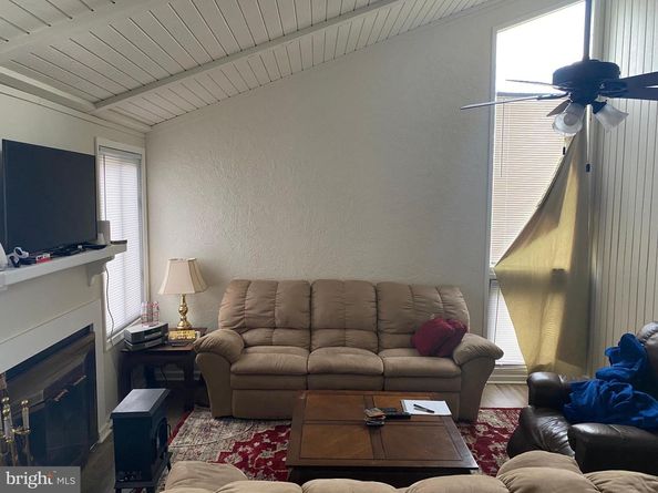 160 Magnolia Road, Sterling VA 20164