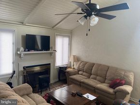 160 Magnolia Road, Sterling VA 20164