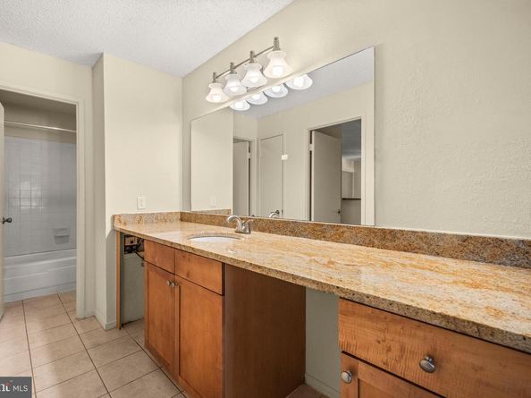 75 S Reynolds Street 413, Alexandria VA 22304