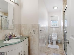 941 Meadow Glen Road, Warminster PA 18974