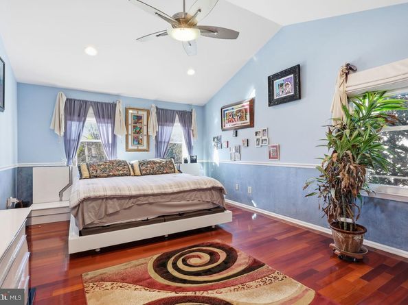 941 Meadow Glen Road, Warminster PA 18974