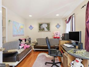 941 Meadow Glen Road, Warminster PA 18974