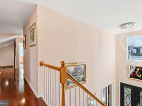 941 Meadow Glen Road, Warminster PA 18974