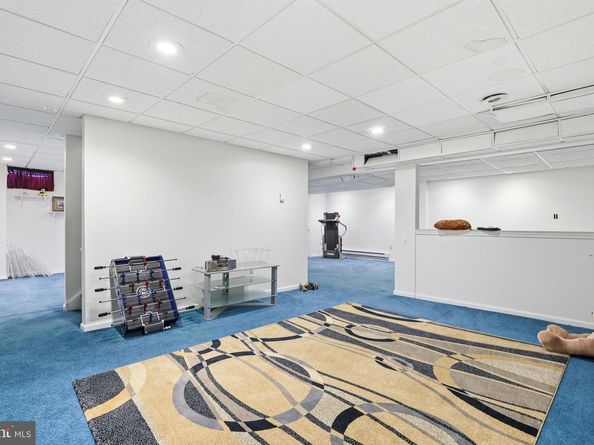 941 Meadow Glen Road, Warminster PA 18974