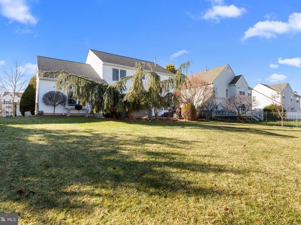 941 Meadow Glen Road, Warminster PA 18974