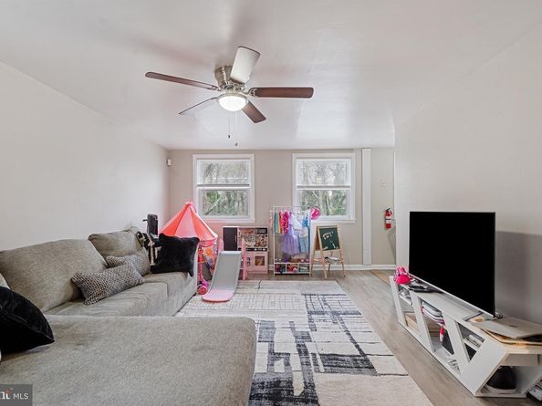 159 W Maryland Avenue, Aldan PA 19018