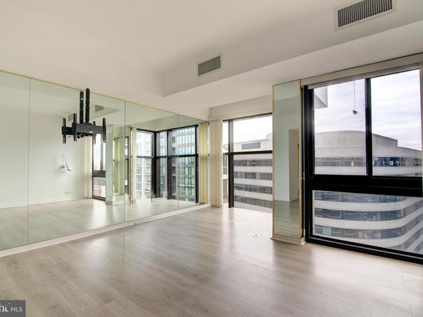 1530 Key Boulevard 1321, Arlington VA 22209