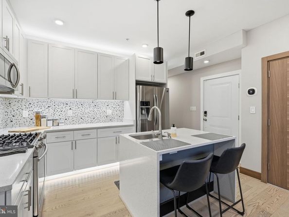 2109 M Street NE 5, Washington DC 20002