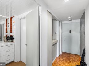 604 S Washington Square 1106, Philadelphia PA 19106